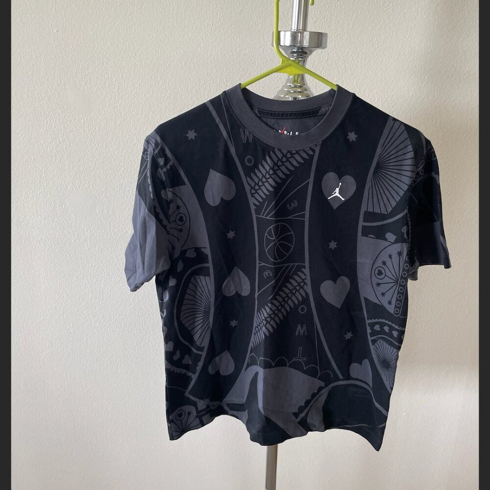NWOT WOMEN'S JORDAN JUMPMAN ESSENTIALS HEARTS T-SHIRT BLACK GREY --SMALL